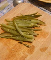  cut the pickled cucumbers into stripes